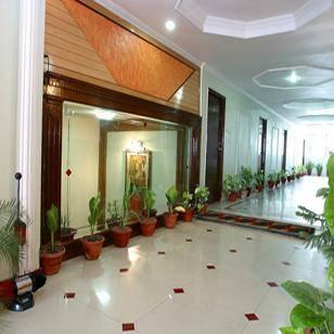 Hotel Mandakini Palace Канпур Екстер'єр фото